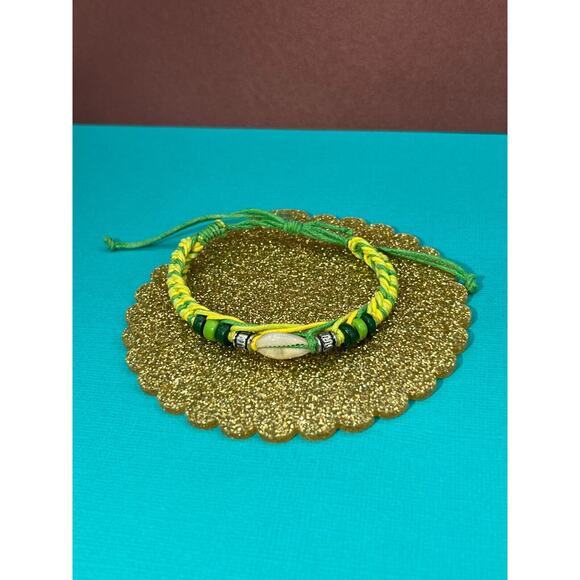 Green & Yellow Rope Bracelet w/ beads and shell as stone - Picture 2 of 3
